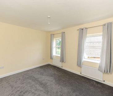 2 bedroom Semi-Detached House to rent - Photo 1