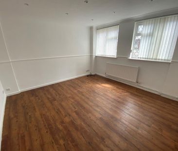 2 bedroom maisonette to rent - Photo 6