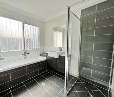 7 Crestwood Road, Thornton - Photo 6