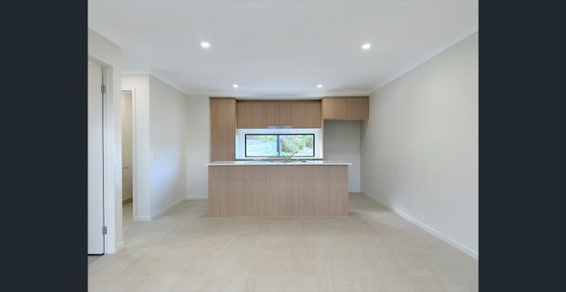 Spacious, airy and bright home. - Photo 1