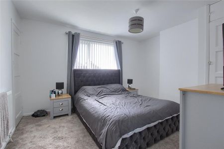 2 bedroom end of terrace house to rent - Photo 5