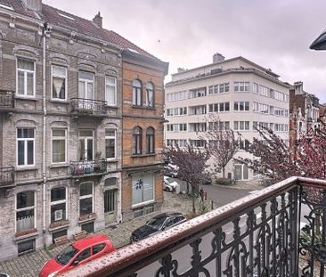 Appartement te huur in Etterbeek voor € 1.000 met 1 slaapkamer - Foto 4