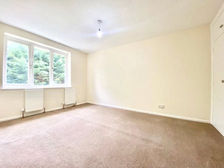 4 bedroom House in Bathurst Road, Wokingham - Photo 5