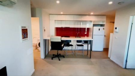 8 Sutherland Street, Melbourne - Photo 4