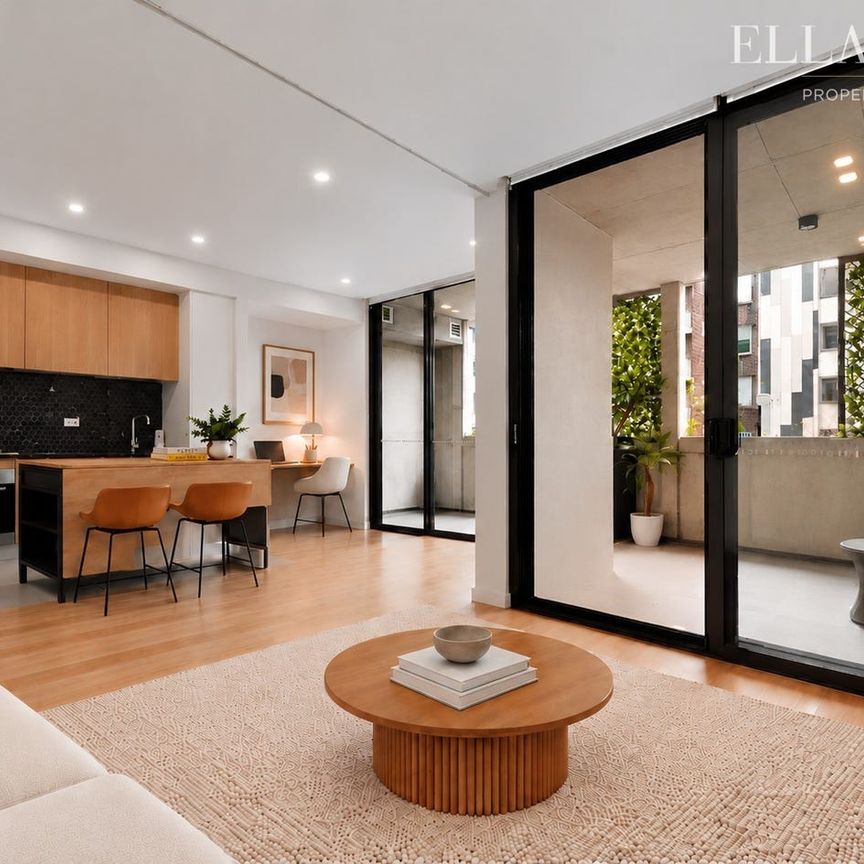 Stylish Executive Apartment | Central Location - Photo 1