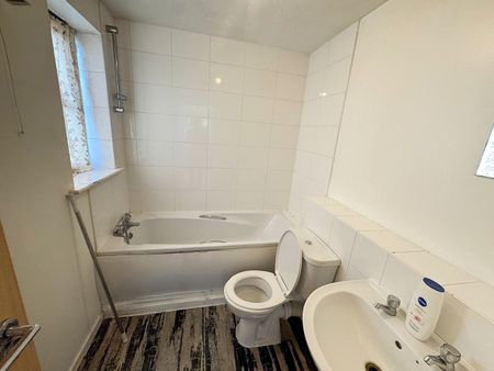 2 Bed Flat, Somerset Hall, N17 - Photo 5