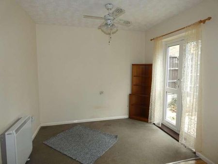 Salisbury Way, Thetford, IP24 - Photo 2