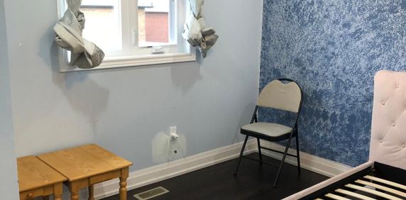 For Lease - 52 Pennsylvania Avenue Unit# Room, Brampton, Ontario - Photo 2