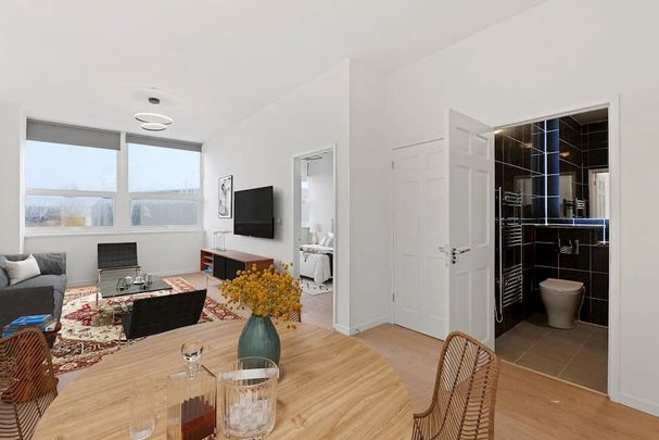 1 Bed Flat, Halfords Lane, B66 - Photo 1