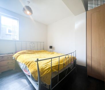 Mackintosh Place, Roath - Photo 3