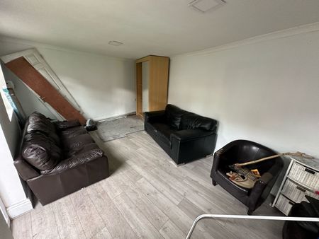 3 Bed Semi-Detached House, Stechford Road, B34 - Photo 3