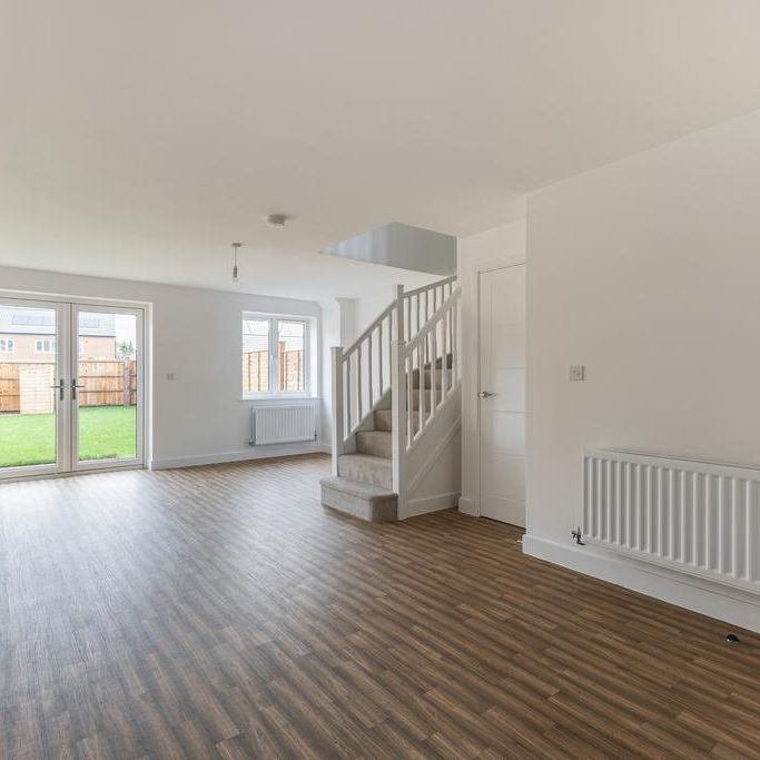 3 bedroom semi-detached house to rent - Photo 1