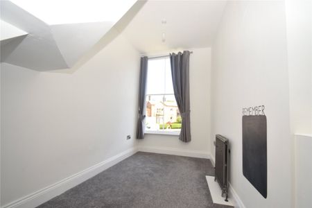 2 bed apartment to rent in Royal Crescent, Scarborough, YO11 - Photo 4