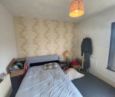 Swan Lane, Hillfileds / Lower Stock - Photo 1