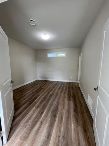 Executive 3 Bedroom Plus Den/Office in Ladysmith - Photo 2