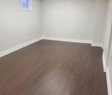 For Lease - 104 Houseman Crescent, Richmond Hill, Ontario - Photo 4