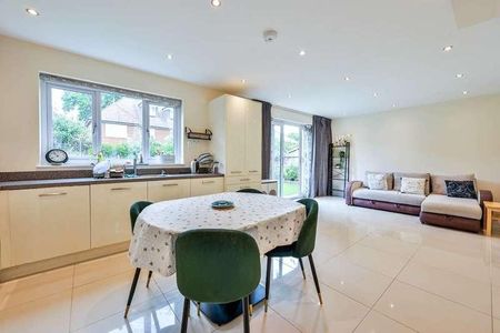 Jopling Road, Bisley, GU24 - Photo 2