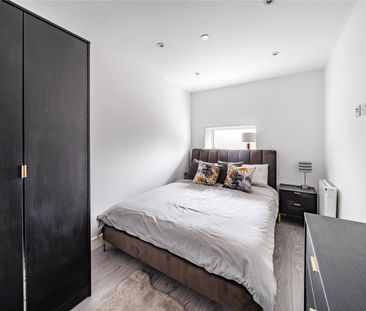 Station Road, Addlestone, Surrey, KT15 - Photo 2