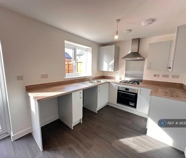 3 bedroom semi-detached house to rent - Photo 3