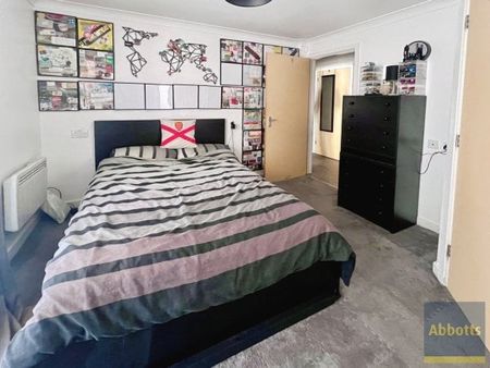 Bell Close, Laindon - Photo 3