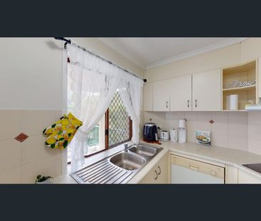 3/1 Burrabee St, Burleigh Heads, Qld 4220 - Photo 3