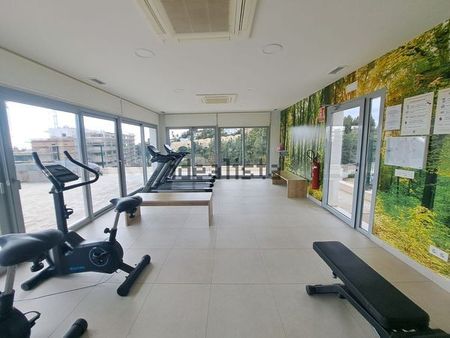 Alquiler de piso en Calle Aralia - Photo 3