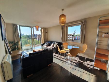 2 Bedroom 2 Bathroom Apartment to Let in Limehouse Metres Away from Limehouse DLR in Dockside Development! - Photo 2