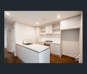YEAR ROUND COMFORT IN CENTRAL LOCATION! - Photo 2