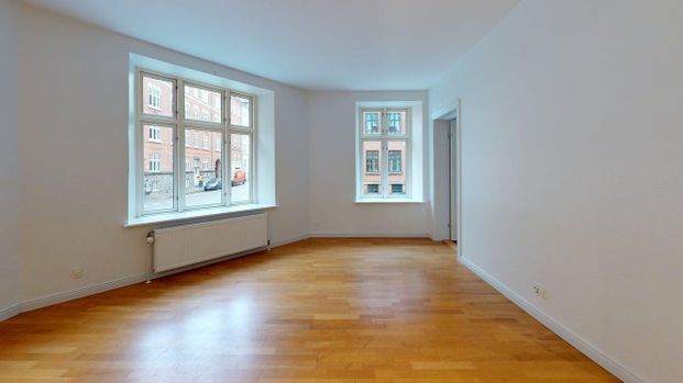 Central lejlighed i Aalborg med to værelser og gode faciliteter - Photo 1