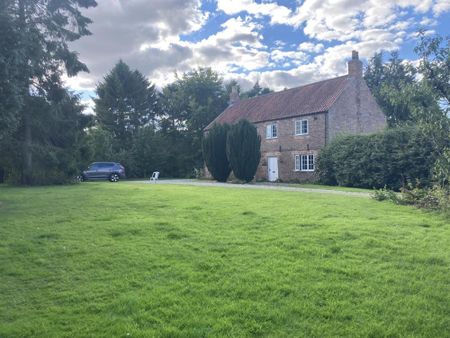 Manor House, Skirpenbeck, York - Photo 3