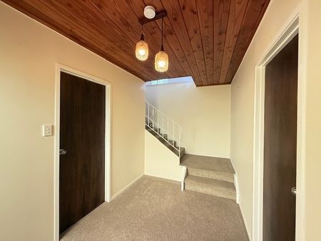 Spacious 4-Bedroom Home in Prime Browns Bay Location! - Photo 3