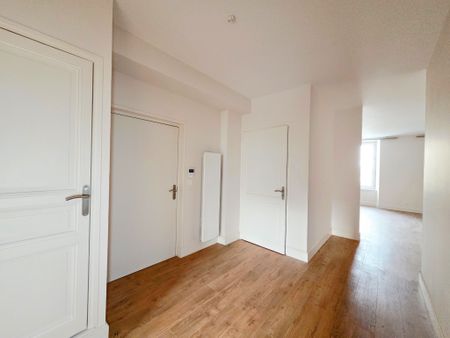 Location Appartement 4 pièces 132m² BRIOUDE 43100 - Photo 4