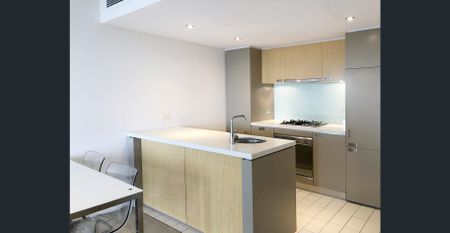 Furnished Executive Apartment with Parking - Photo 4