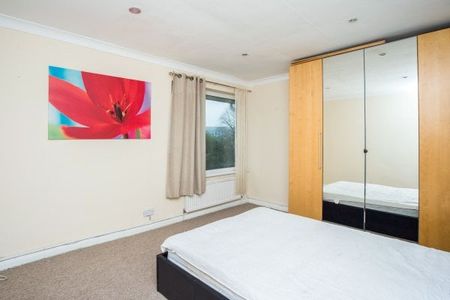 South Sutton - Photo 2