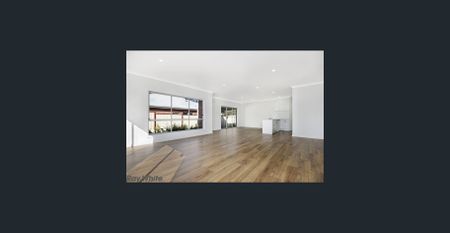 Modern 3-4 Bedroom Townhouse in the heart of Romsey - Photo 2