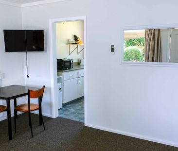 SEMI FURNISHED UNIT - Photo 3