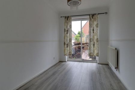 3 bedroom semi-detached house to rent - Photo 5