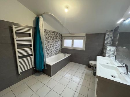 location Maison AV DE 251m² À PIBRAC - Photo 3