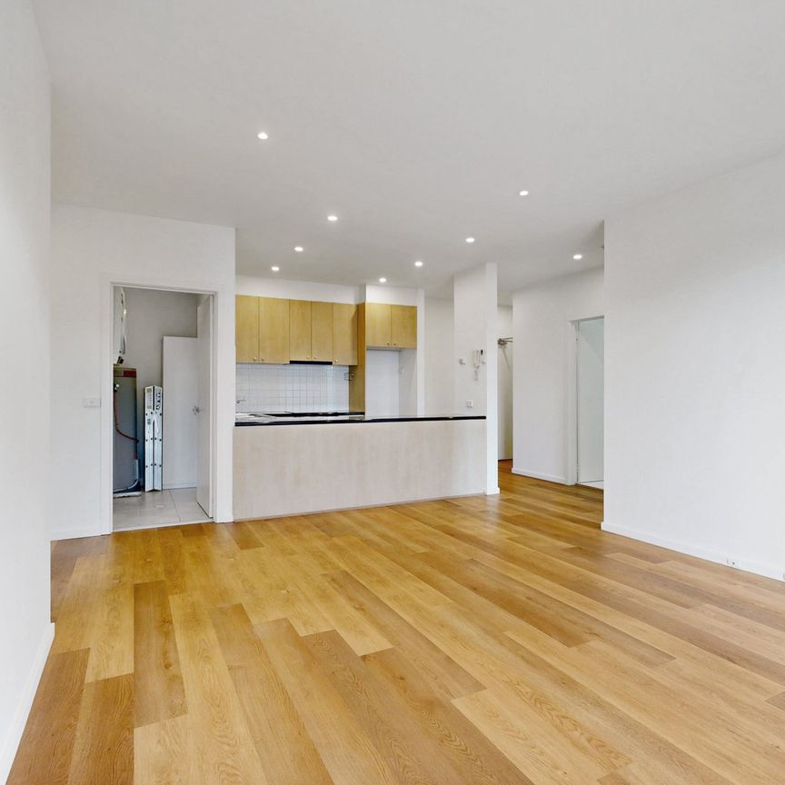 Convenient 2-Bedroom Unit Near Strathmore Train Station - Photo 1