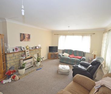 3 bedroom detached bungalow to rent - Photo 3
