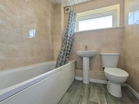 Jacklin Drive, LE4, Leicester - Photo 3
