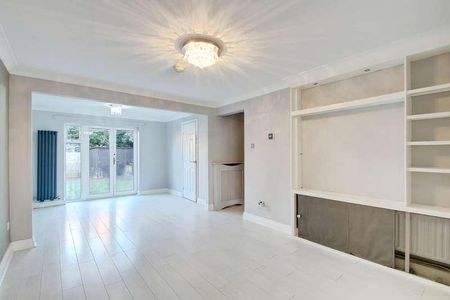 Stonebridge Field, Eton, SL4 - Photo 2