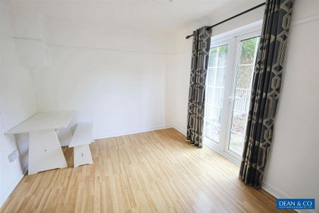 3 bedroom semi-detached house to rent - Photo 4