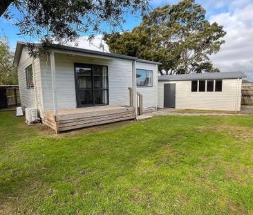 2 bedroom stand alone home with garage - Photo 5