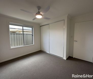 Spacious 4-Bedroom Family Home with Modern Comforts! - Photo 6