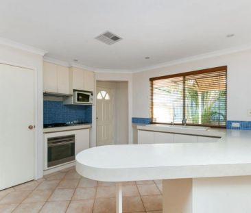 Charming Four Bedroom Home in Beeliar - Photo 5