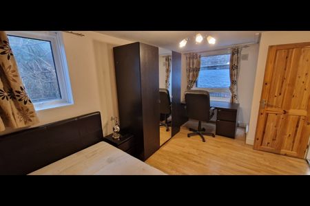 2 Bed Flat, Starcross Street, NW1 - Photo 2