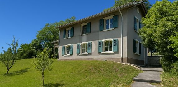 VILLA HISTORIQUE AVEC VUE LAC ET VIGNOBLES - Photo 2