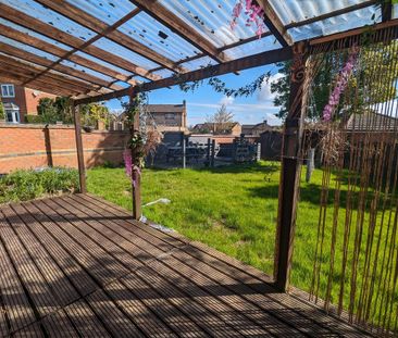 4 bedroom detached house to rent - Photo 2