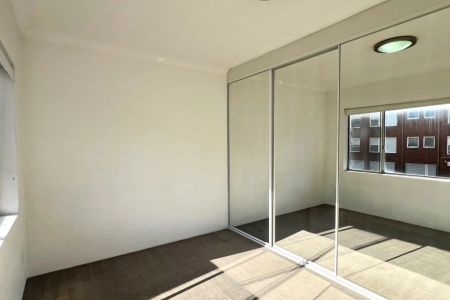 Modern 2 Bedroom Unit with Lock Up Garage - Photo 3
